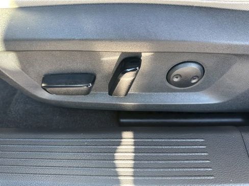 Used 2023 Nissan Rogue SL w/ SL Premium Package image 12