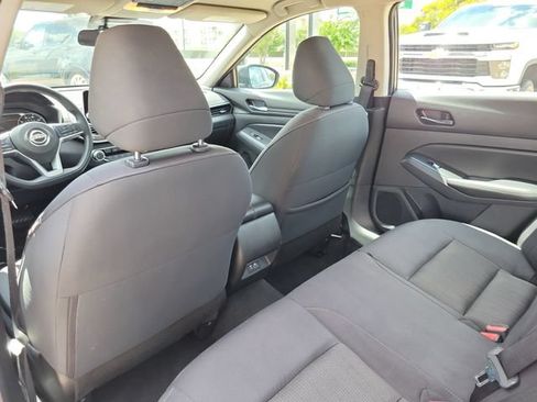 Used 2025 Nissan Altima 2.5 SV FWD image 9