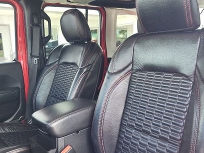 Used 2021 Jeep Wrangler Unlimited Sahara w/ Uconnect 4C Nav & Sound Group