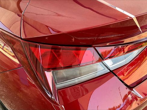 Used 2023 Hyundai Elantra SEL w/ Winter Weather Package FWD image 27