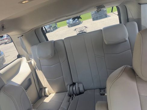 Used 2017 Cadillac Escalade Luxury AWD/4WD image 20