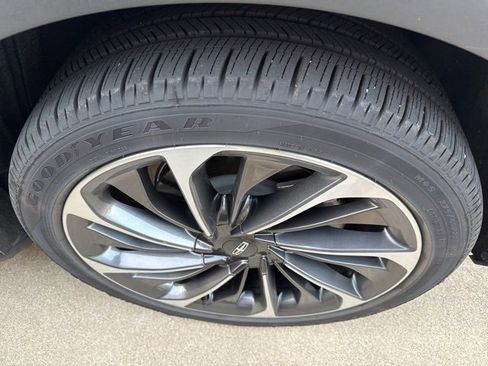 Used 2024 Lincoln Aviator Reserve w/ Equipment Group 201A image 8