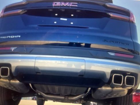 Used 2025 GMC Acadia Elevation FWD image 8