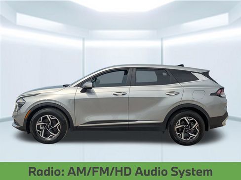 Used 2025 Kia Sportage LX FWD image 2