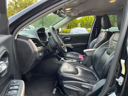 Used 2017 Jeep Cherokee Latitude image 6