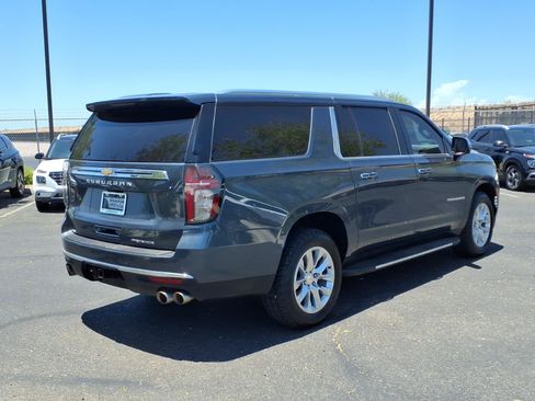 Used 2021 Chevrolet Suburban Premier w/ Premium Package AWD/4WD image 6