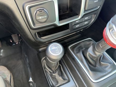 Used 2020 Jeep Gladiator Sport w/ Trailer Tow Package AWD/4WD image 21