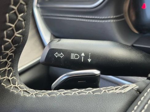 Used 2023 Jeep Grand Cherokee L Overland RWD image 32