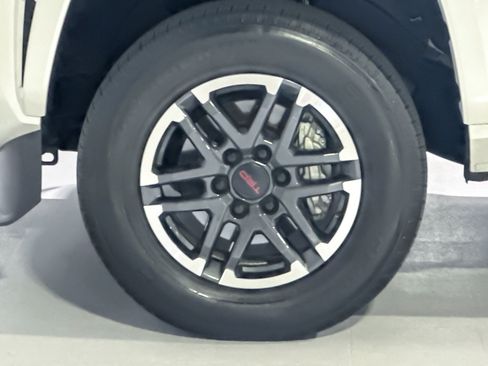 Used 2024 Toyota Tacoma TRD Sport RWD image 10