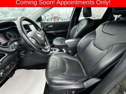 Used 2019 Jeep Cherokee Limited image 3