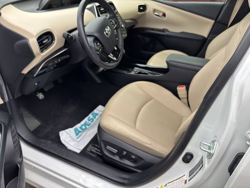 Used 2022 Toyota Prius XLE FWD image 13