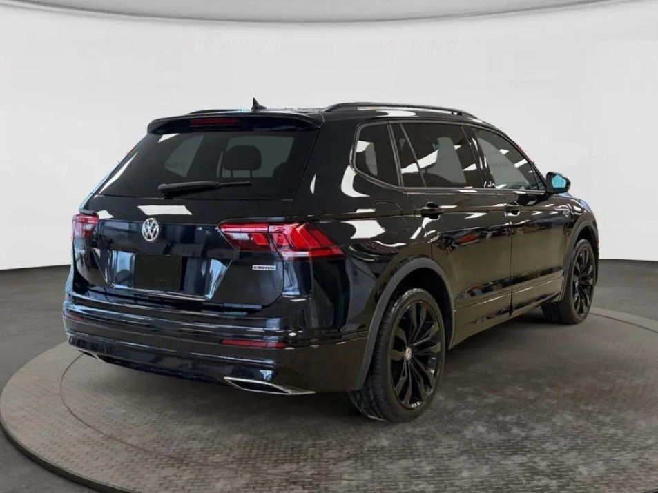 Used 2021 Volkswagen Tiguan SE R-Line AWD/4WD image 8