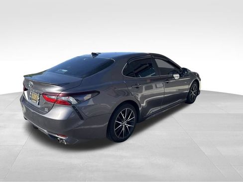 Used 2022 Toyota Camry SE w/ Cold Weather Package AWD/4WD image 5