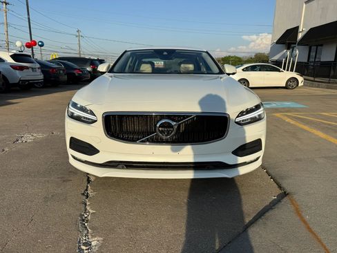 Used 2018 Volvo S90 T5 Momentum w/ Convenience Package AWD/4WD image 4