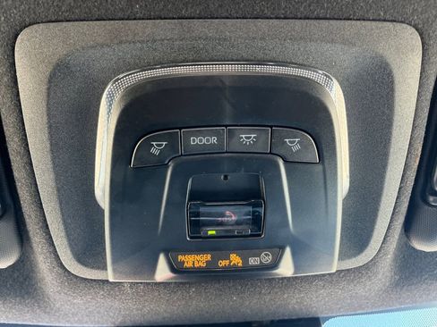 Used 2025 Toyota Corolla SE image 7