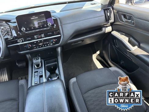 Certified 2024 Nissan Pathfinder SV FWD image 17