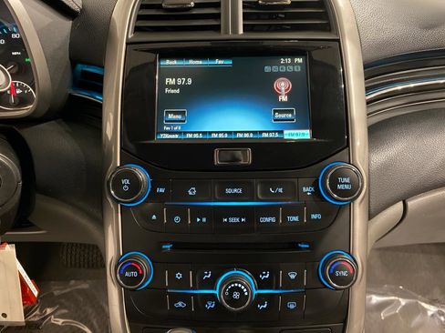 Used 2015 Chevrolet Malibu LT image 16