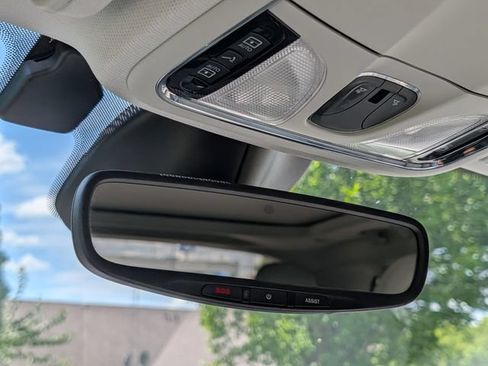 Used 2019 Jeep Cherokee Limited w/ Luxury Group AWD/4WD image 26