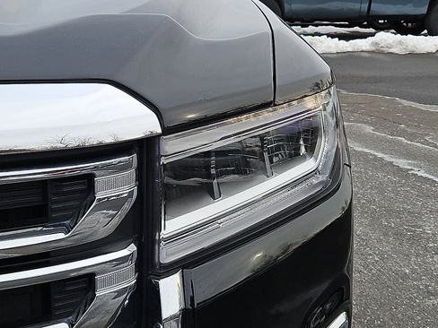 Used 2021 GMC Acadia SLE w/ Driver Convenience Package image 9