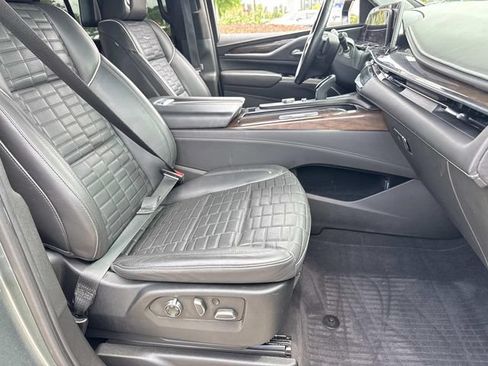 Used 2023 Cadillac Escalade Sport Platinum w/ LPO, ONYX Package AWD/4WD image 9