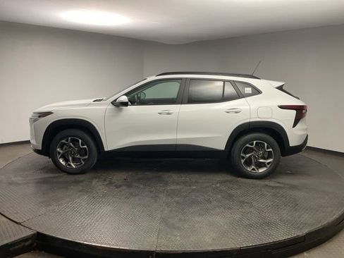 New 2026 Chevrolet Trax LT image 4