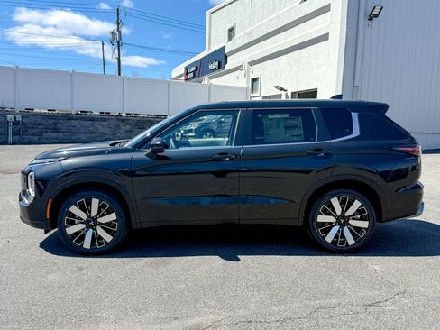New 2026 Mitsubishi Outlander AWD image 4