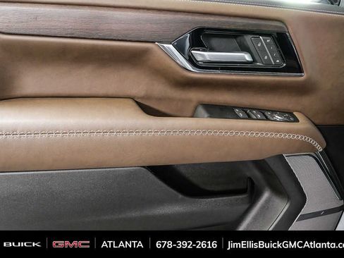 Used 2026 GMC Yukon Denali Ultimate AWD/4WD image 6