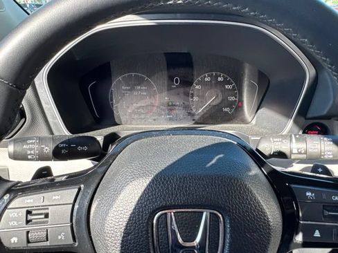 Used 2025 Honda Pilot EX-L image 11