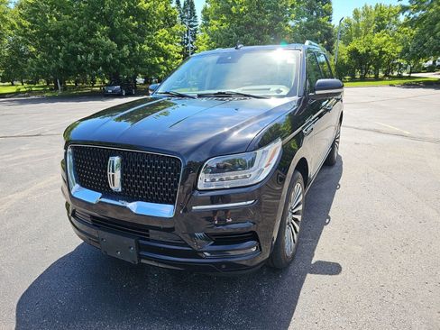 Used 2020 Lincoln Navigator Reserve w/ Equipment Group 208A Reserve AWD/4WD image 2