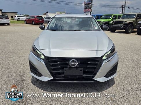 Used 2024 Nissan Altima 2.5 SV FWD image 2