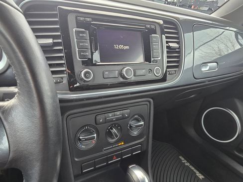 Used 2012 Volkswagen Beetle 2.5 image 26