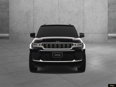 New 2025 Jeep Grand Cherokee Laredo image 12