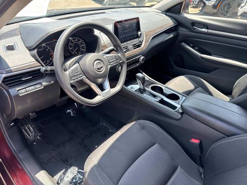 Used 2023 Nissan Altima 2.5 SV image 11