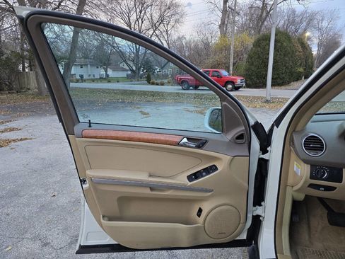 Used 2008 Mercedes-Benz ML 350 4MATIC w/ P1 Pkg image 17