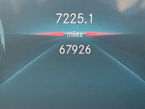 Used 2020 Mercedes-Benz GLE 350 w/ Premium Package image 27