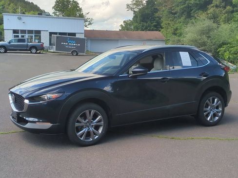 Used 2021 MAZDA CX-30 AWD 2.5 S w/ Premium Package image 2