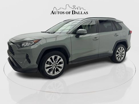 Used 2020 Toyota RAV4 XLE Premium image 6