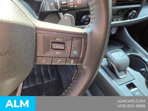 Used 2025 Nissan Rogue SV FWD image 23