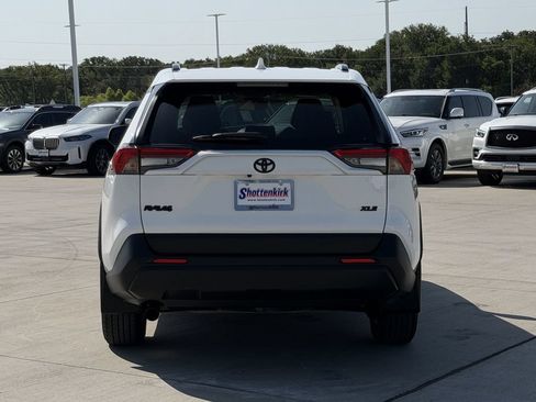 Used 2024 Toyota RAV4 XLE w/ Convenience Package FWD image 5