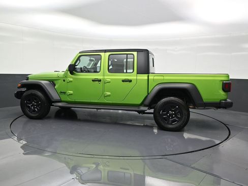 Used 2025 Jeep Gladiator Sport image 2