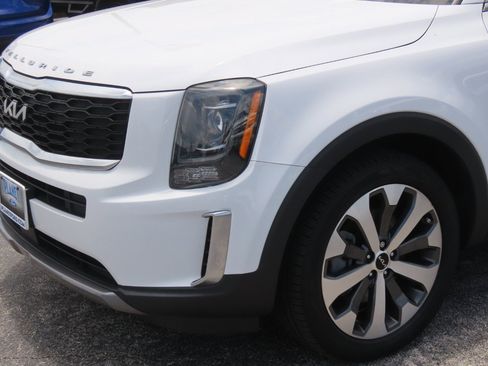 Used 2022 Kia Telluride S AWD/4WD image 2