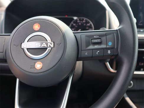 Certified 2022 Nissan Rogue SV image 22