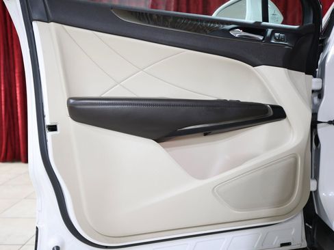 Used 2019 Lincoln MKC Reserve w/ MKC Climate Package FWD image 11