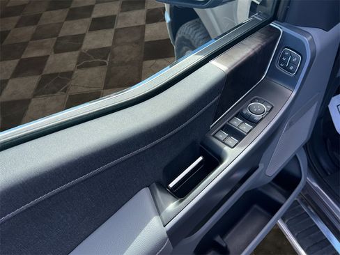 Certified 2022 Ford F150 Lariat w/ Equipment Group 502A High image 18