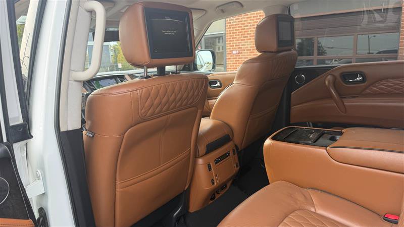 Used 2018 INFINITI QX80 4WD w/ Deluxe Technology Package image 17