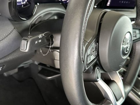 Used 2024 Alfa Romeo Tonale Ti image 19