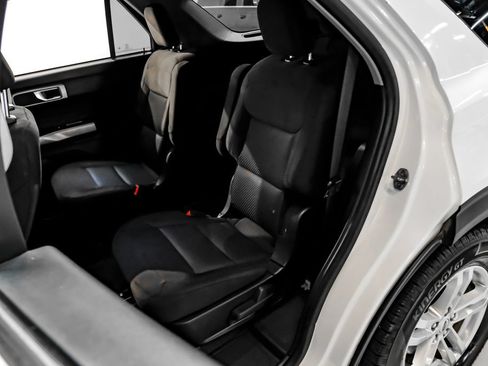 Used 2023 Ford Explorer XLT RWD image 38