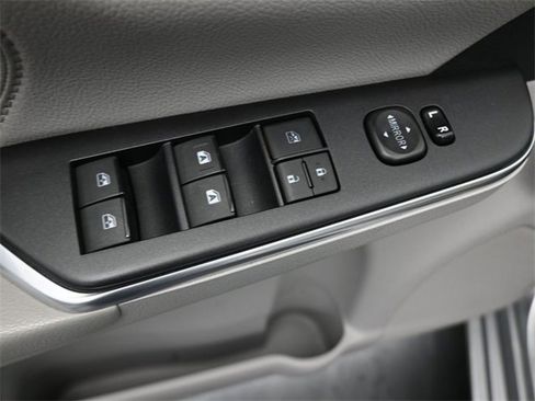 Used 2016 Toyota Camry XLE image 13