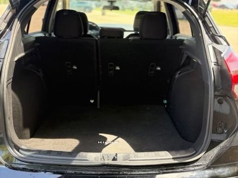 Used 2023 Nissan Kicks S FWD image 5