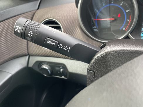 Used 2015 Chevrolet Cruze LT image 20